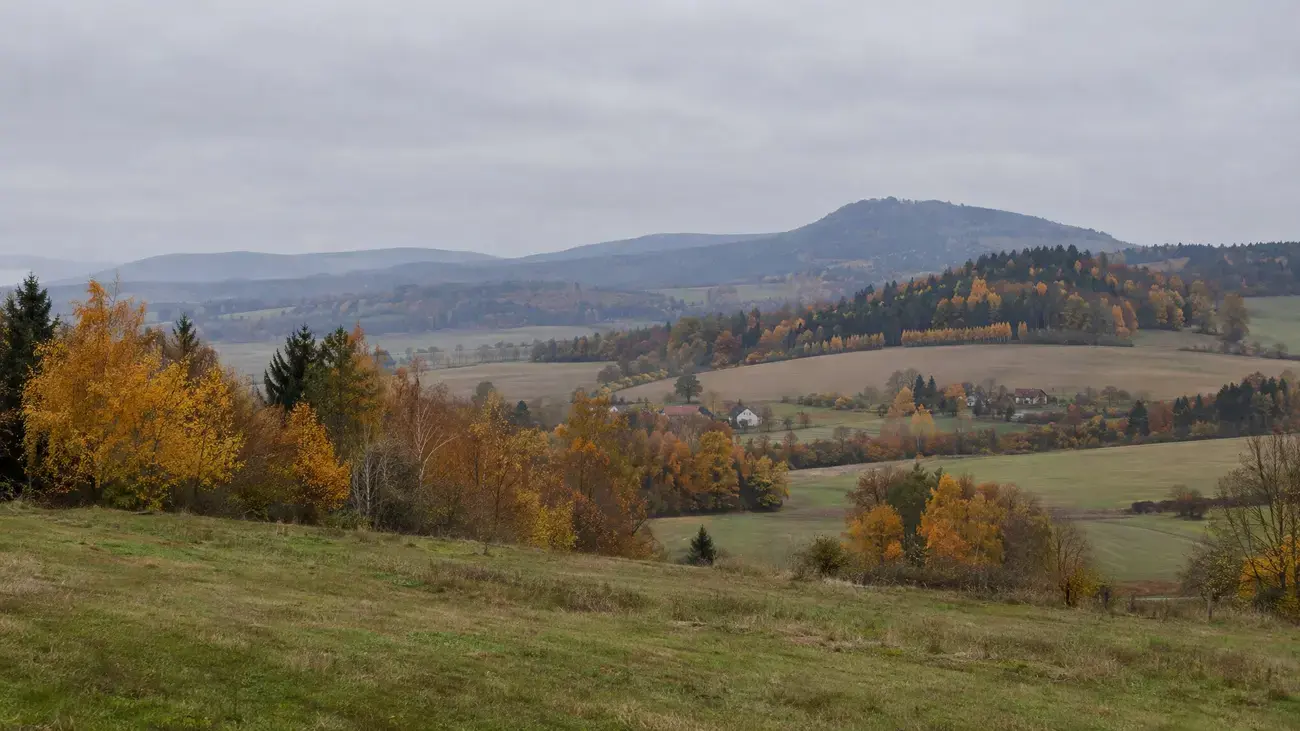 V neděli bude v Česku zataženo, teploty odpoledne vystoupí na 13 až 18 °C