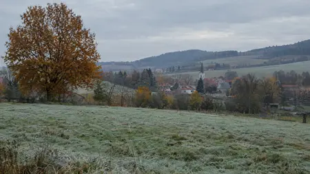 Naše stanice zachytily páteční mráz i odpolední teploty až 15,5 °C