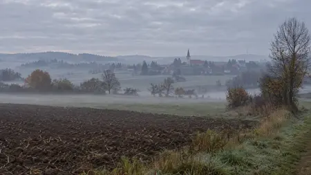 V sobotu ráno od 0,6 °C, odpoledne čekají česká města teploty až 18 °C