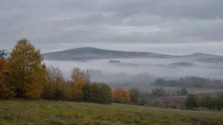Ve čtvrtek ráno od 5,4 °C, odpoledne v Česku až 25 °C a beze srážek