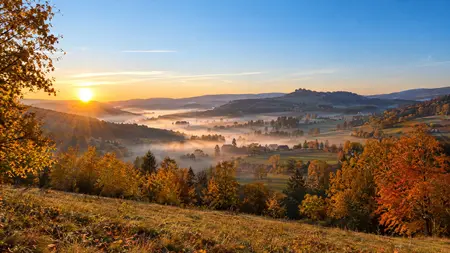 ČHMÚ vyhlíží babí léto: po chladných ránech mohou maxima vystoupat na 25 °C