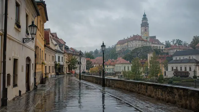Sledovaná česká města čeká odpoledne s 8 až 11 °C a místy déšť